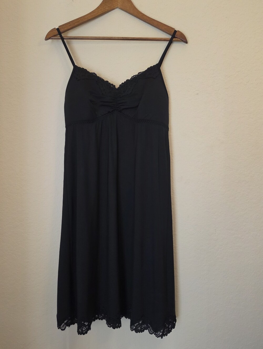 NWT Soma Sleepwear Slip Gown Womens Sz 1 Black Classic Lace Trim Scalloped Hem